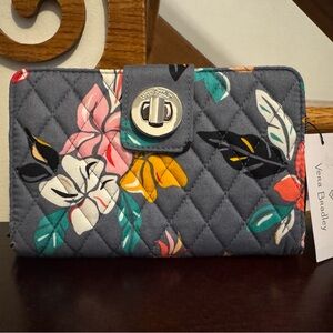 NWT Vera Bradley RFID Turnlock Wallet - Coastal Paradise Floral